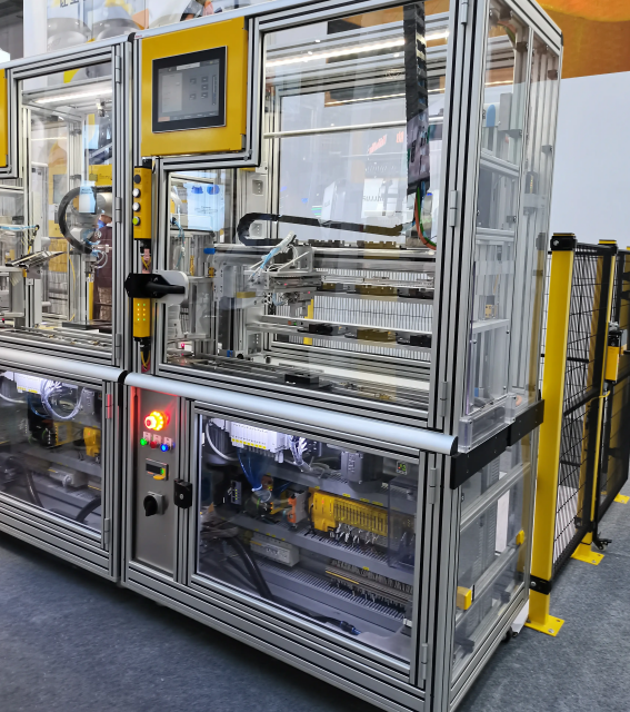Aluminum profile structure and machine frame